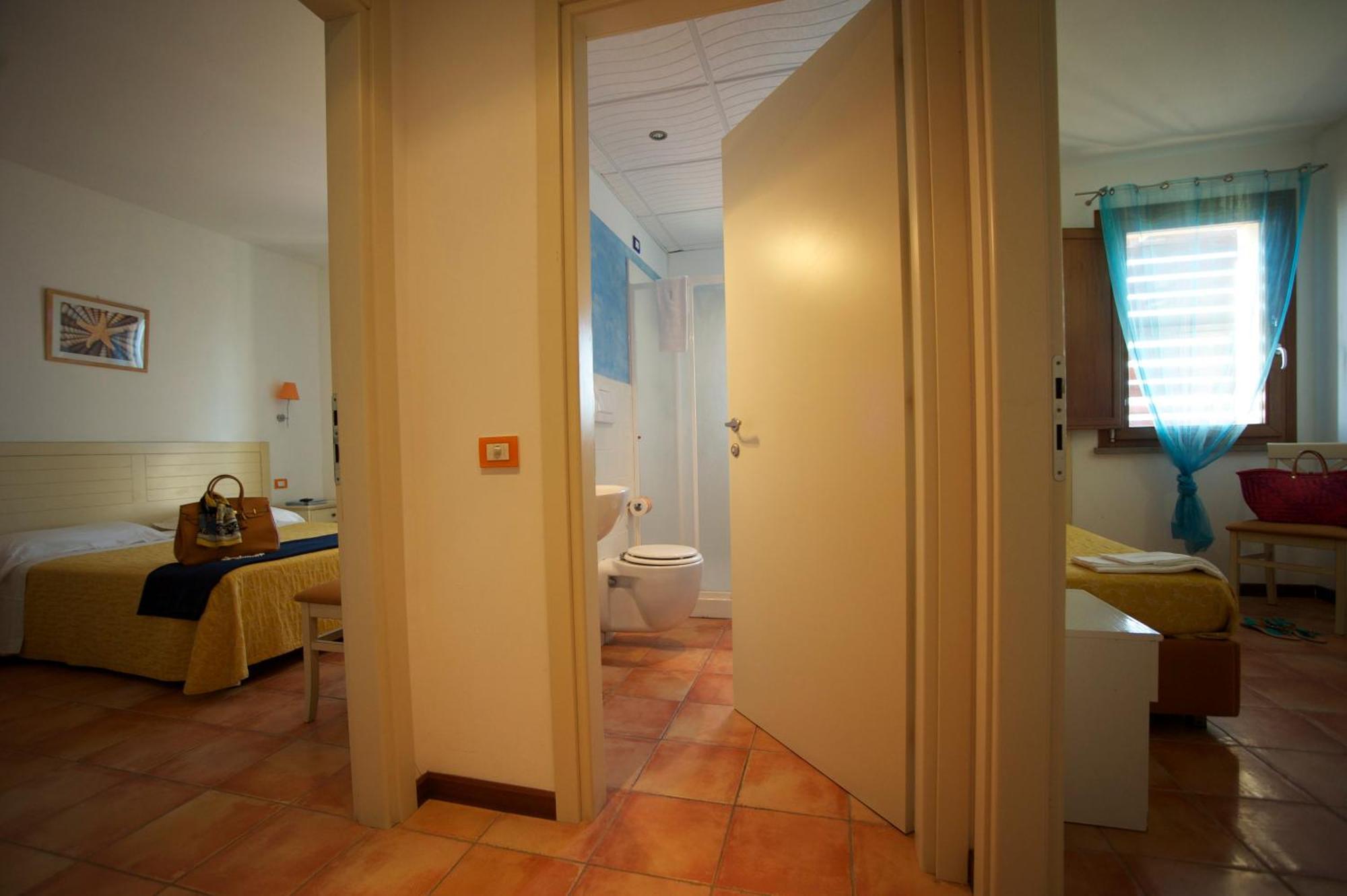 Hotel Villa Tramonto Direttamente Sul Mare 산빈첸초 외부 사진