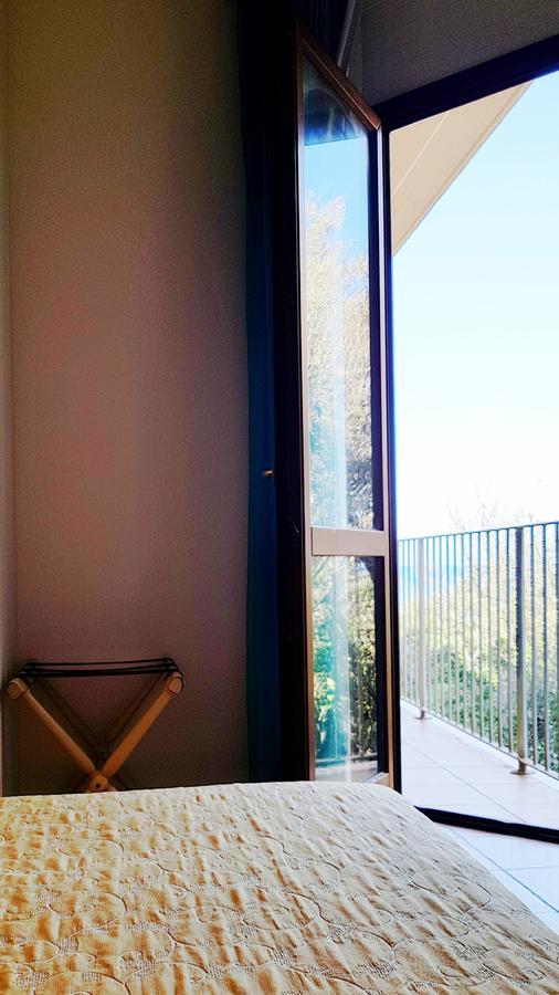 Hotel Villa Tramonto Direttamente Sul Mare 산빈첸초 외부 사진