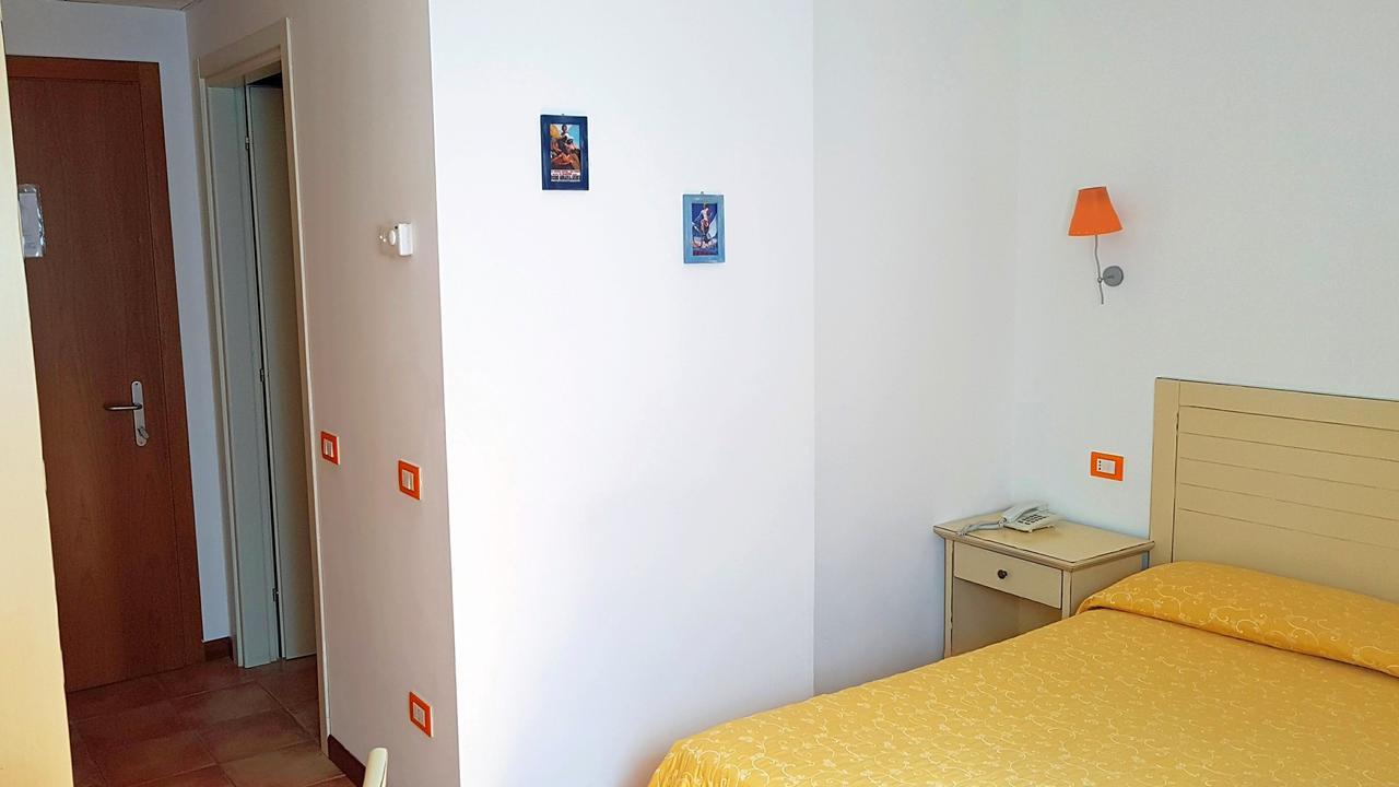 Hotel Villa Tramonto Direttamente Sul Mare 산빈첸초 외부 사진